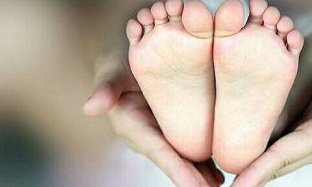 试管婴儿孕酮低于5是否正常,有出血会不会流产？